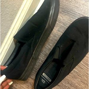 No boundaries Men’s slip ons